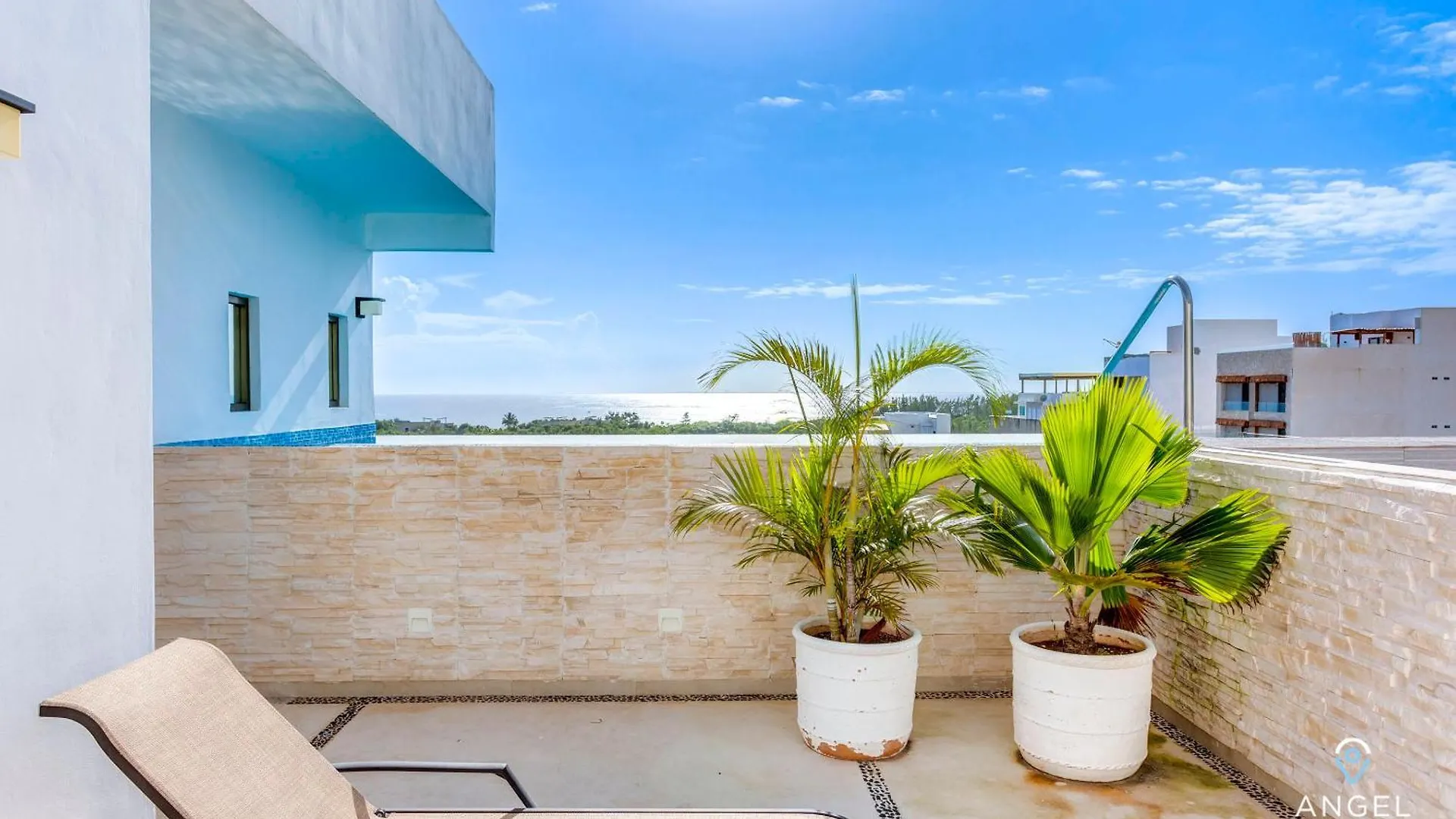 Tranquil Oceanview Studio Rooftop Pool Gym W&D Playa del Carmen 0*,  Mexico