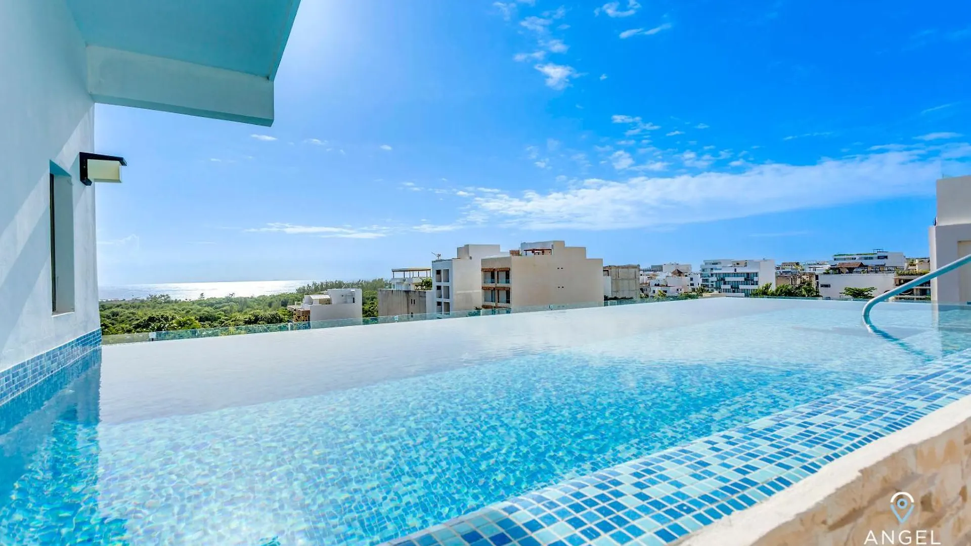 Tranquil Oceanview Studio Rooftop Pool Gym W&D Playa del Carmen